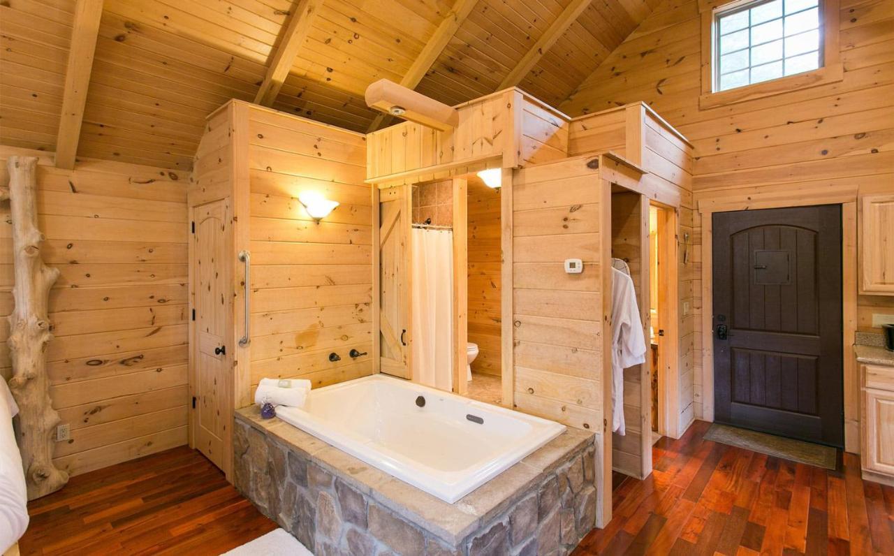 Whispering Pines Treehouse By Amish Country Lodging Millersburg Buitenkant foto